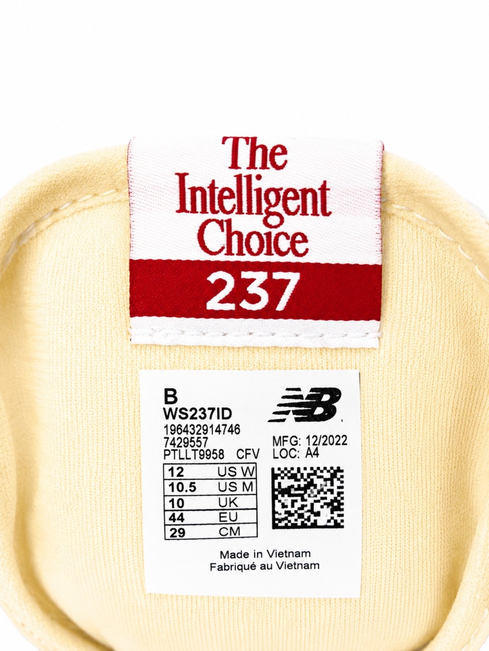 New Balance Cream & Yellow Low-Profile Runner Sneakers - Picture 8 of 8